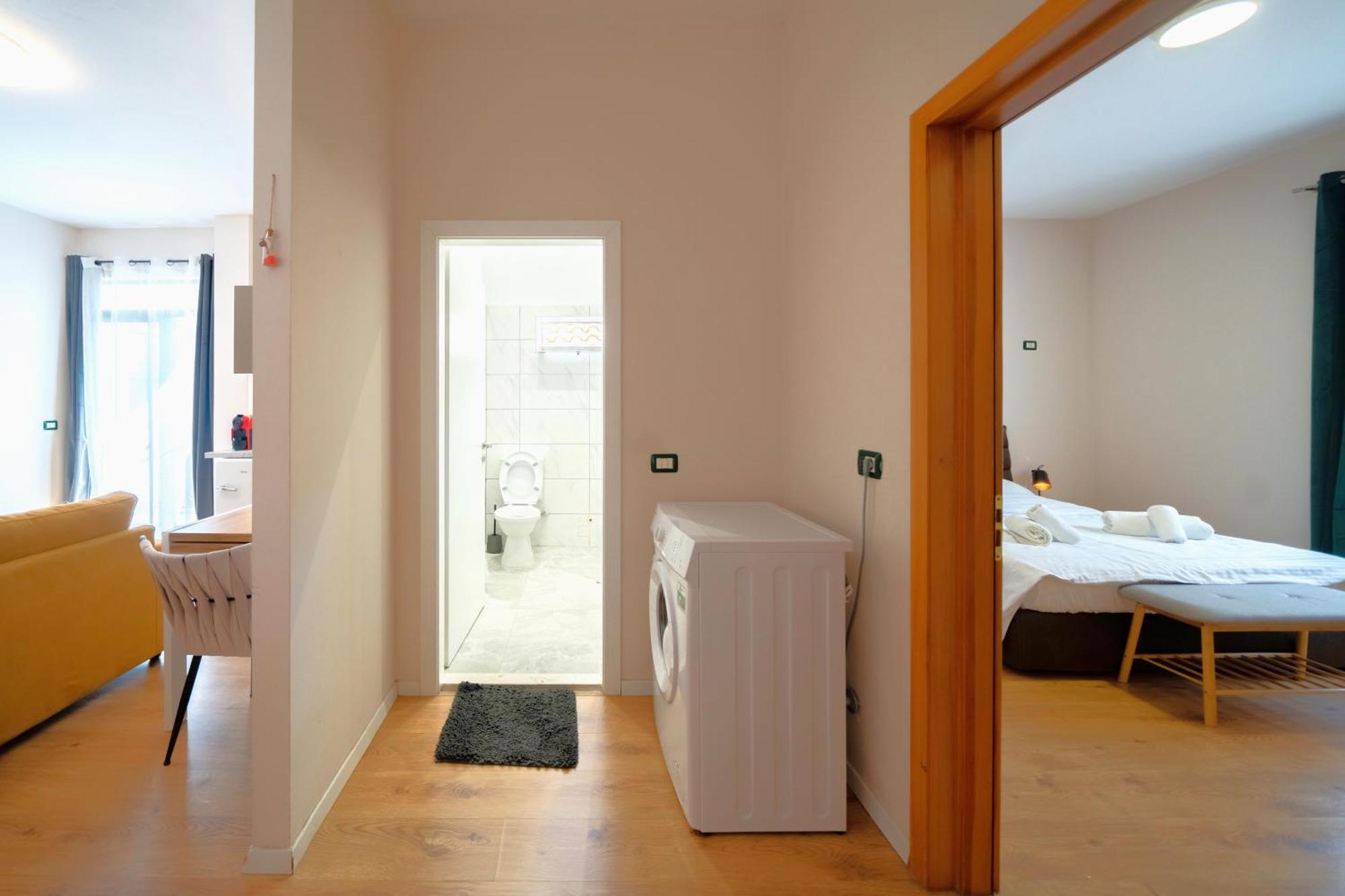 Colorful Comfy Condo Central Τίρανα Εξωτερικό φωτογραφία