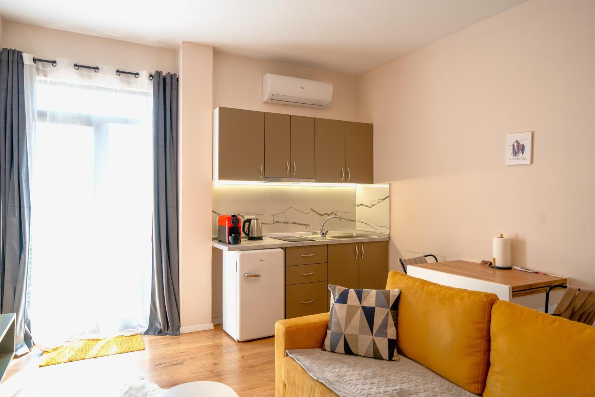 Colorful Comfy Condo Central Τίρανα Εξωτερικό φωτογραφία