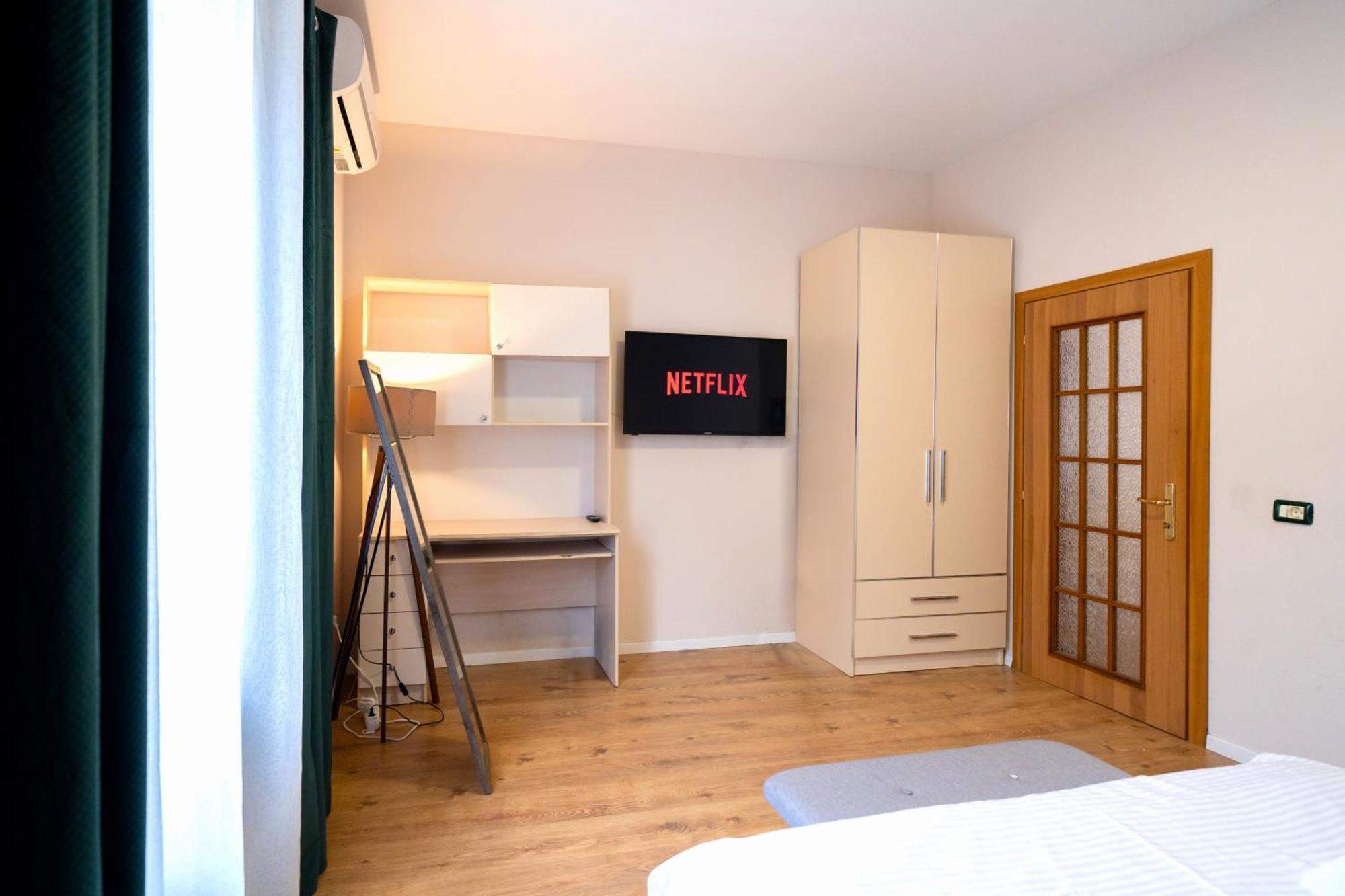 Colorful Comfy Condo Central Τίρανα Εξωτερικό φωτογραφία