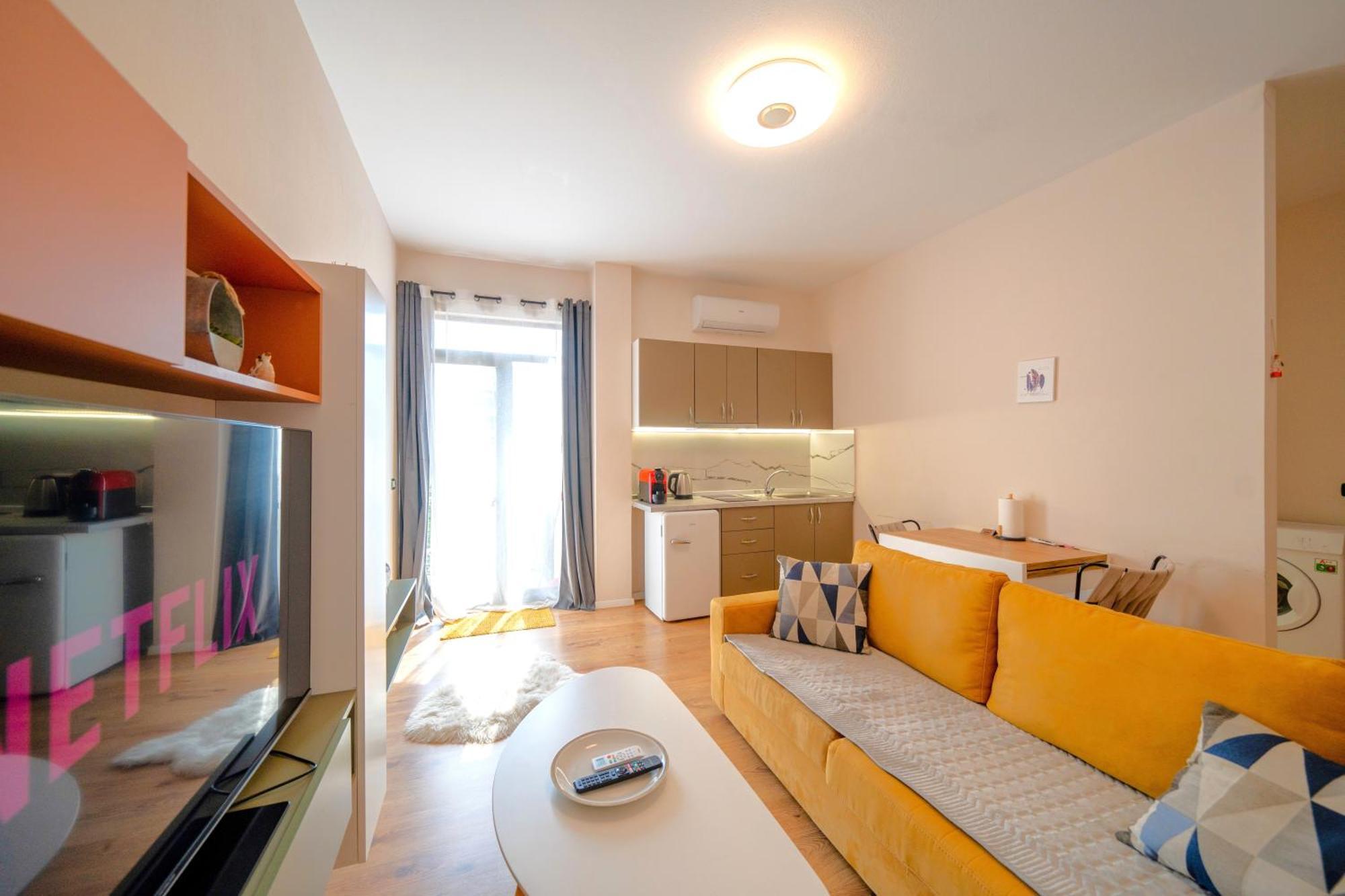 Colorful Comfy Condo Central Τίρανα Εξωτερικό φωτογραφία
