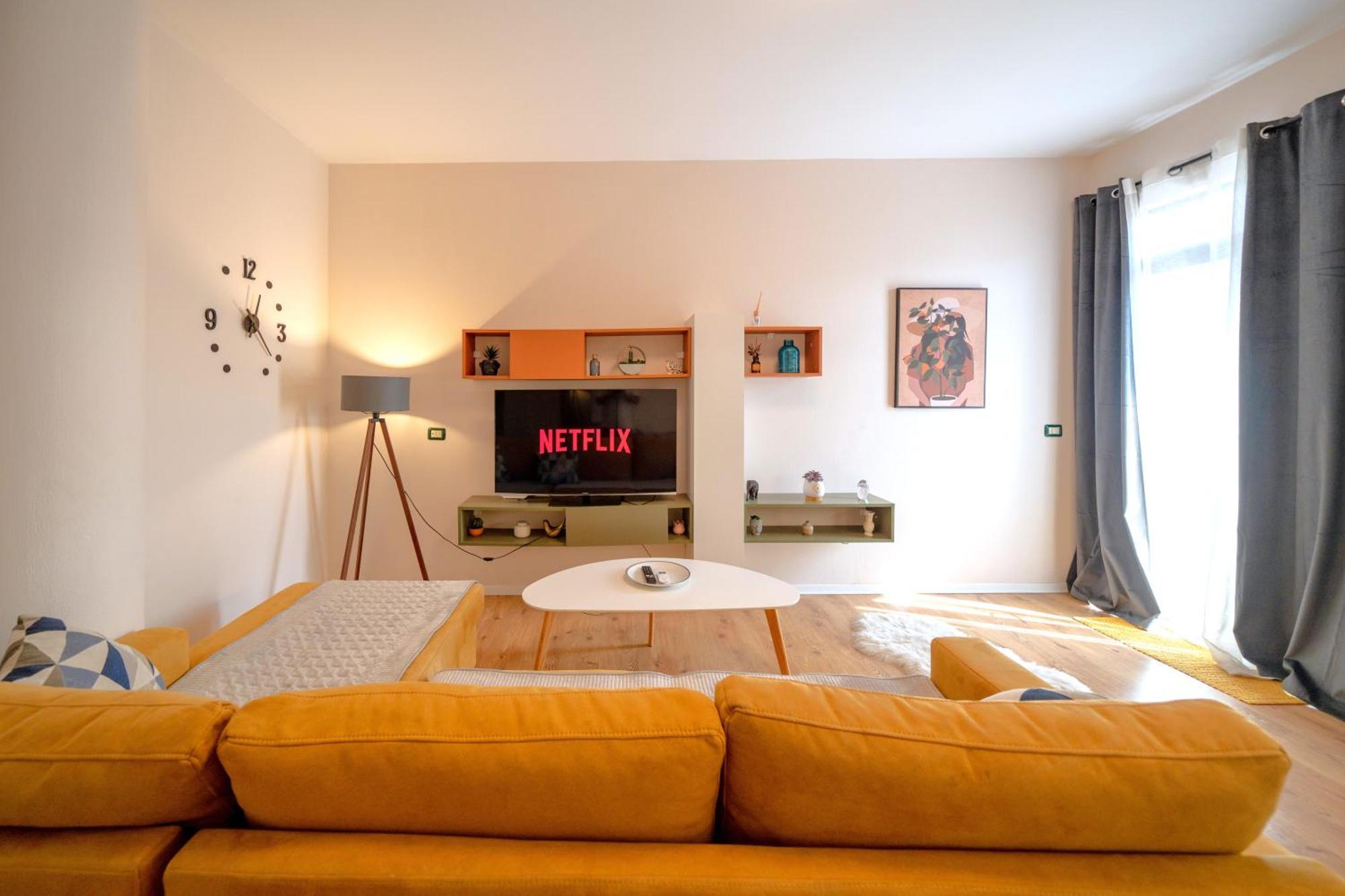 Colorful Comfy Condo Central Τίρανα Εξωτερικό φωτογραφία